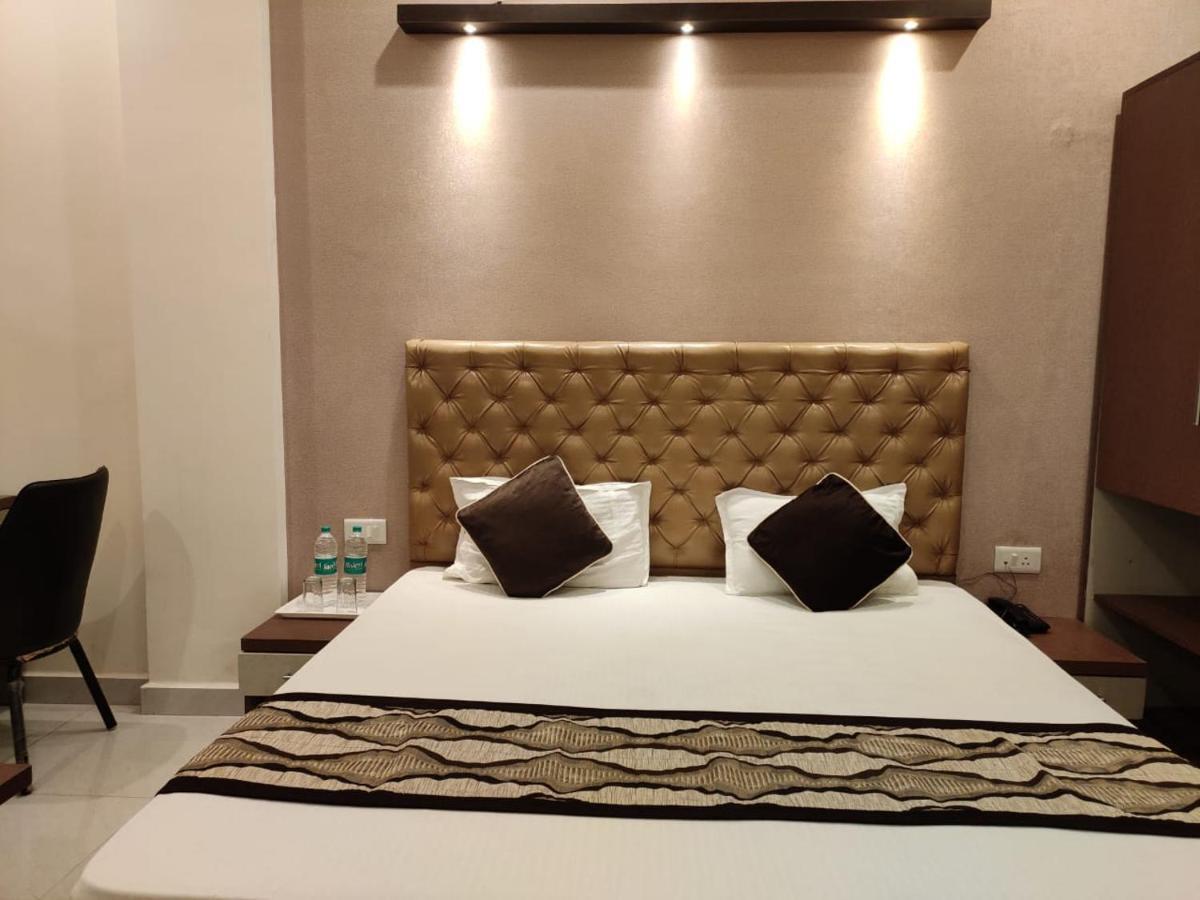 Maple Delite Hotel Lucknow Exterior photo