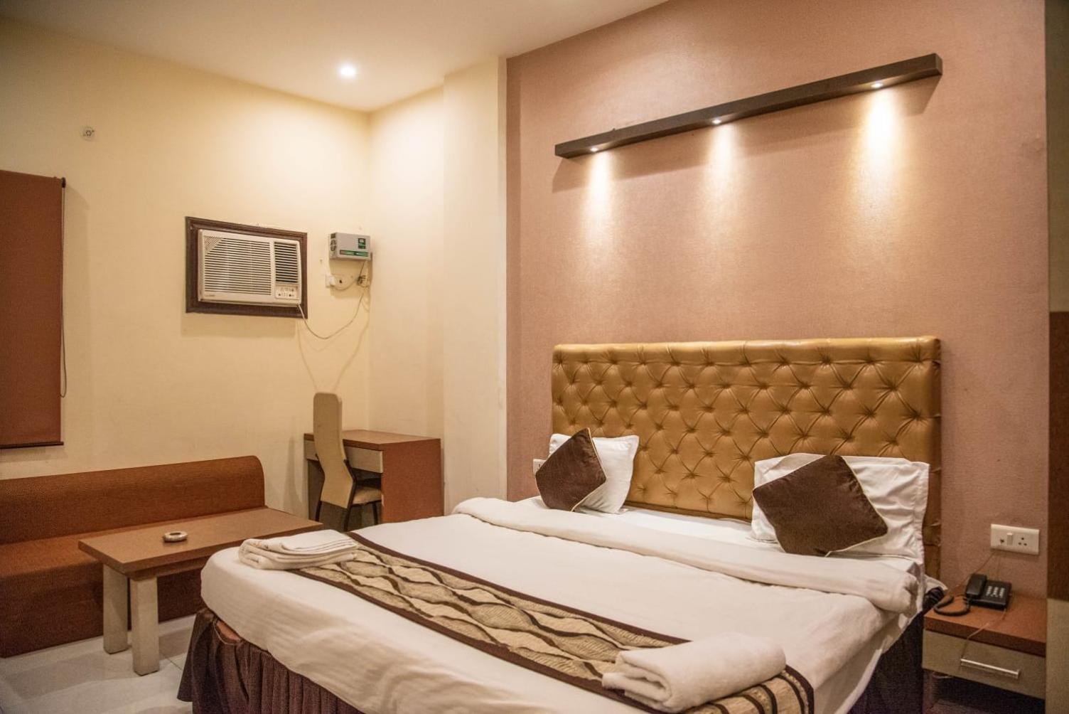 Maple Delite Hotel Lucknow Exterior photo