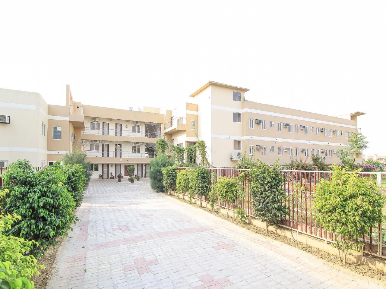 Maple Delite Hotel Lucknow Exterior photo